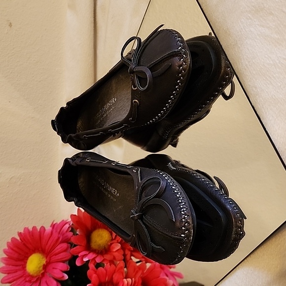 NEW Donald J. Pliner Buttery Leather Ballet Kitten Heel Brown Luxury Designer - Picture 2 of 15